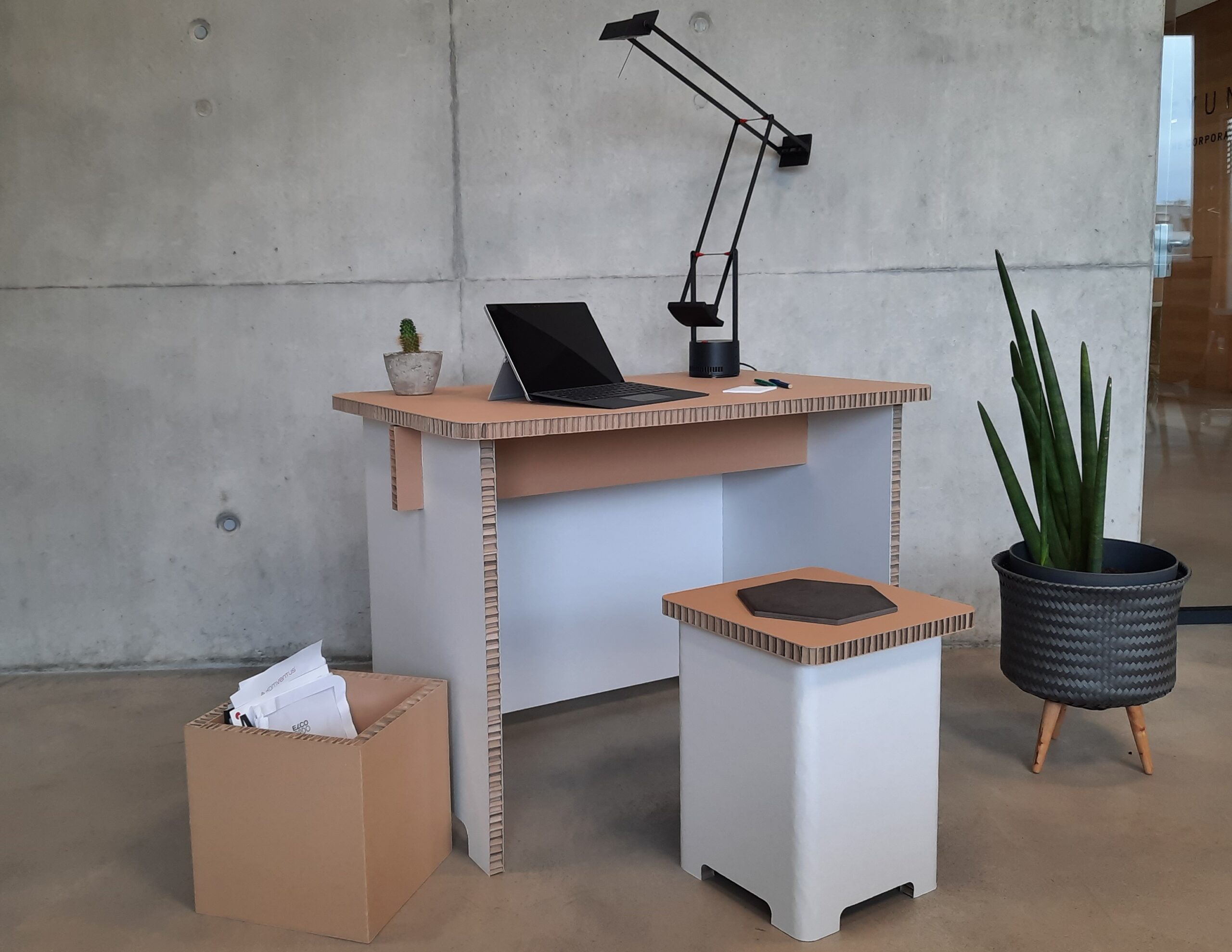 You are currently viewing TINY HOME OFFICE
